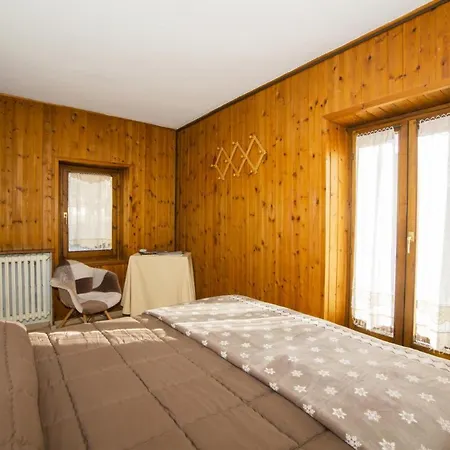 Joli Hotel